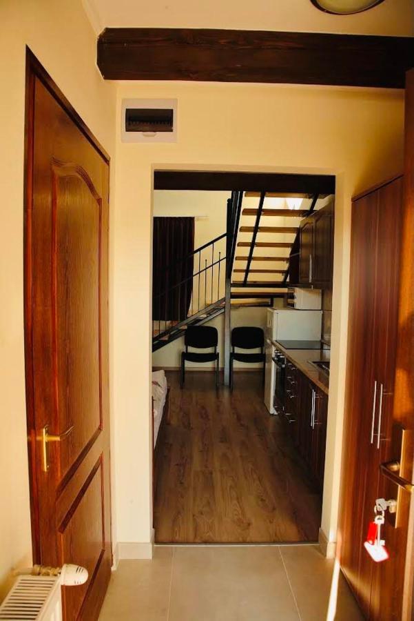 Viktor Vendeghaz Es Apartmanhaz Baktaloranthaza Exteriér fotografie