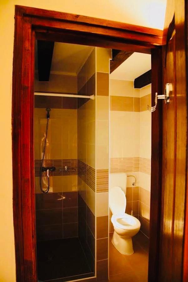 Viktor Vendeghaz Es Apartmanhaz Baktaloranthaza Exteriér fotografie