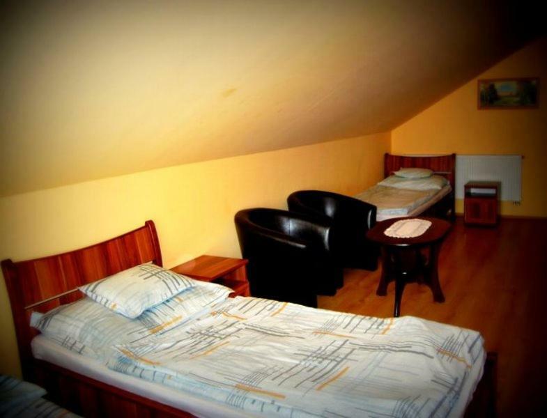 Viktor Vendeghaz Es Apartmanhaz Baktaloranthaza Exteriér fotografie